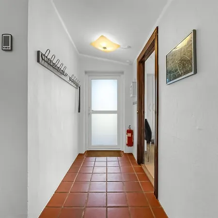 Lenni - 700m From The Sea By Interhome *